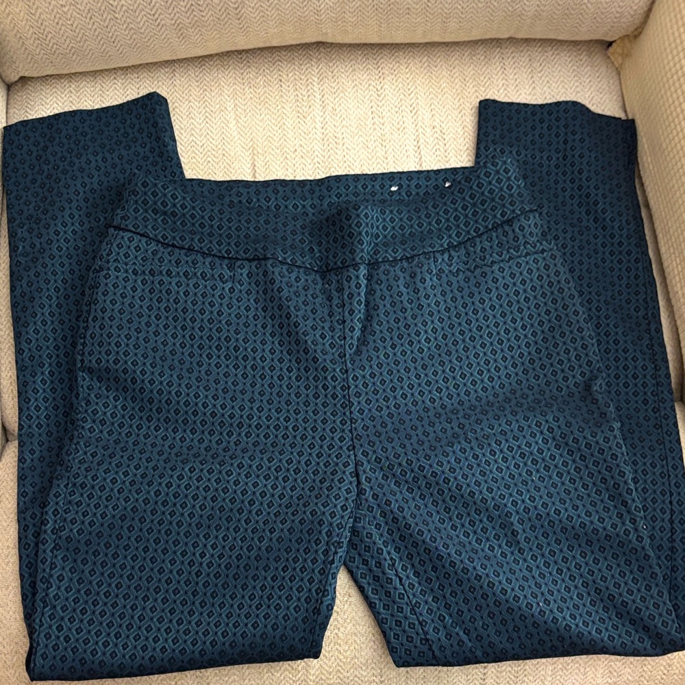 Chico's Black and Gray Geometric Pants
